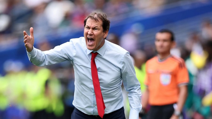FURIOSO. El entrenador belga.