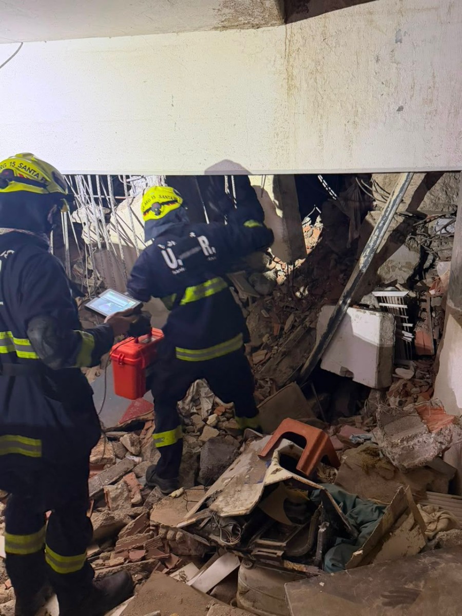 El personal traslad&oacute; hacia Venezuela ocho toneladas de equipos t&eacute;cnicos para intervenir en operaciones de b&uacute;squeda y rescate.
