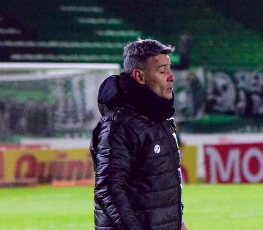 IV&Aacute;N JU&Aacute;REZ, EL DT DE ATL&Eacute;TICO DE RAFAELA