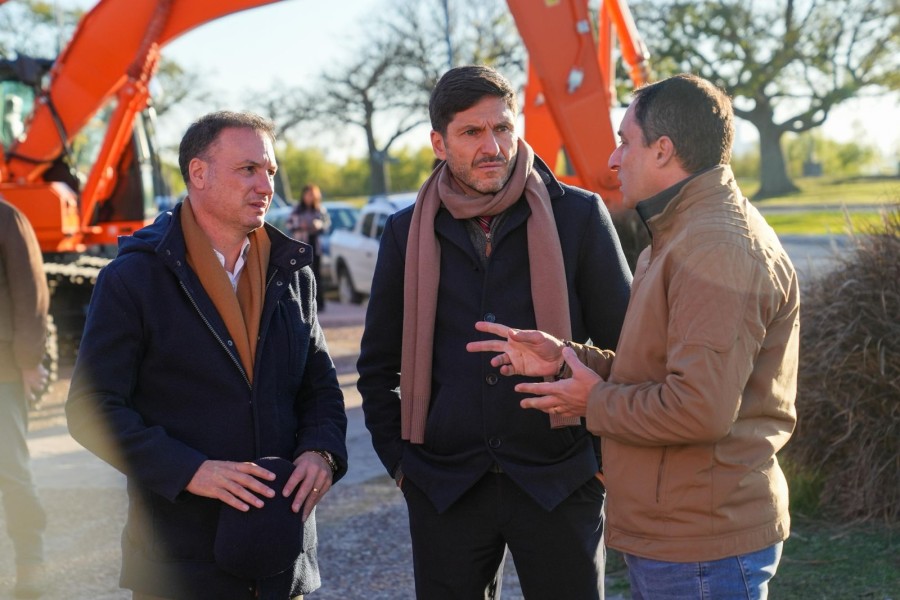 El Gobierno de Santa Fe adquiri&oacute; ocho equipos de maquinaria pesada.