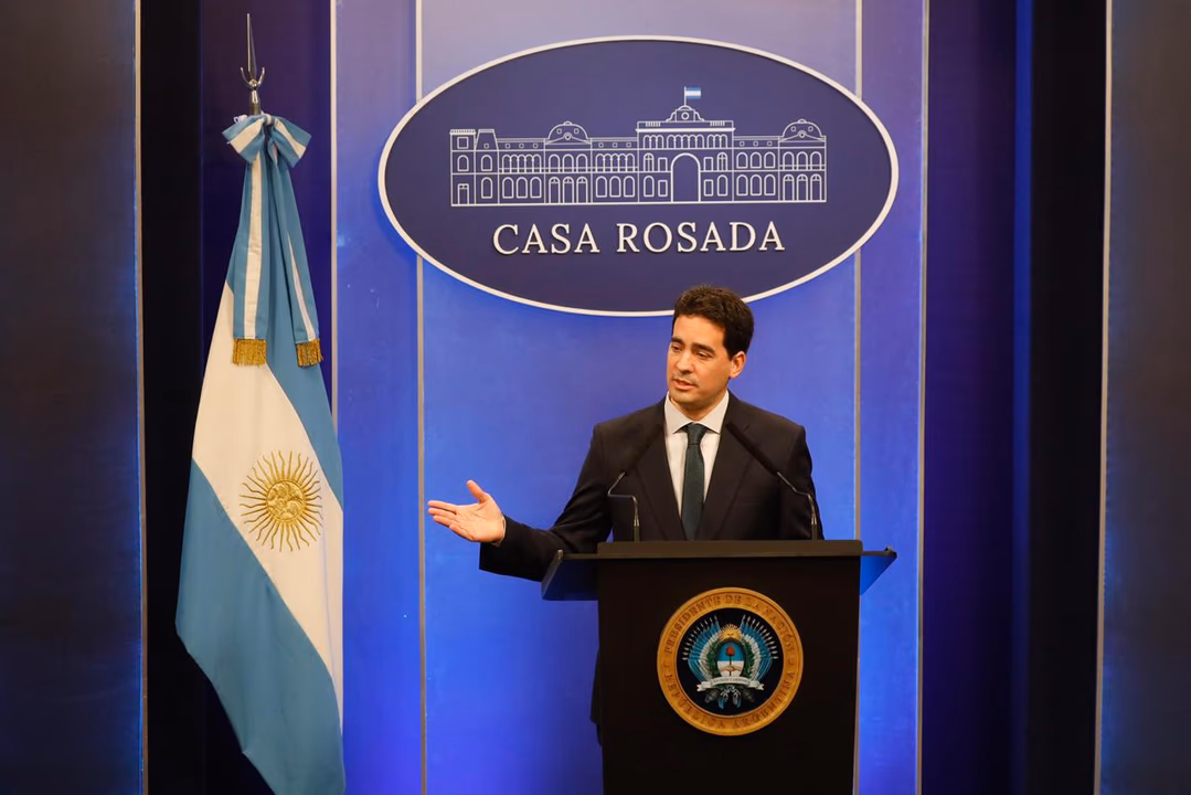 El vocero presidencial, Adri&aacute;n Ravier, en Casa Rosada.
