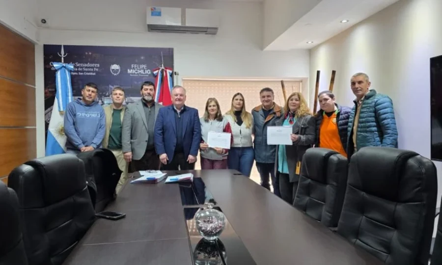 Autoridades que participaron en el acto.