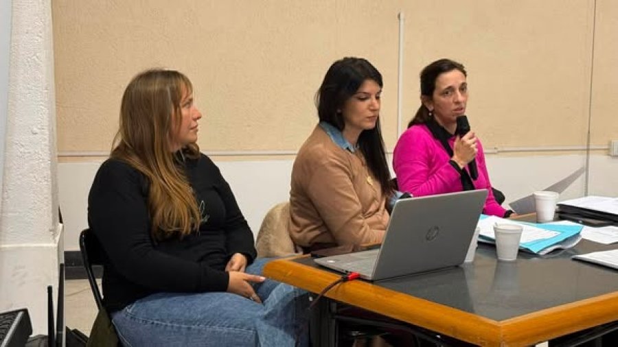Los miembros informantes del encuentro.