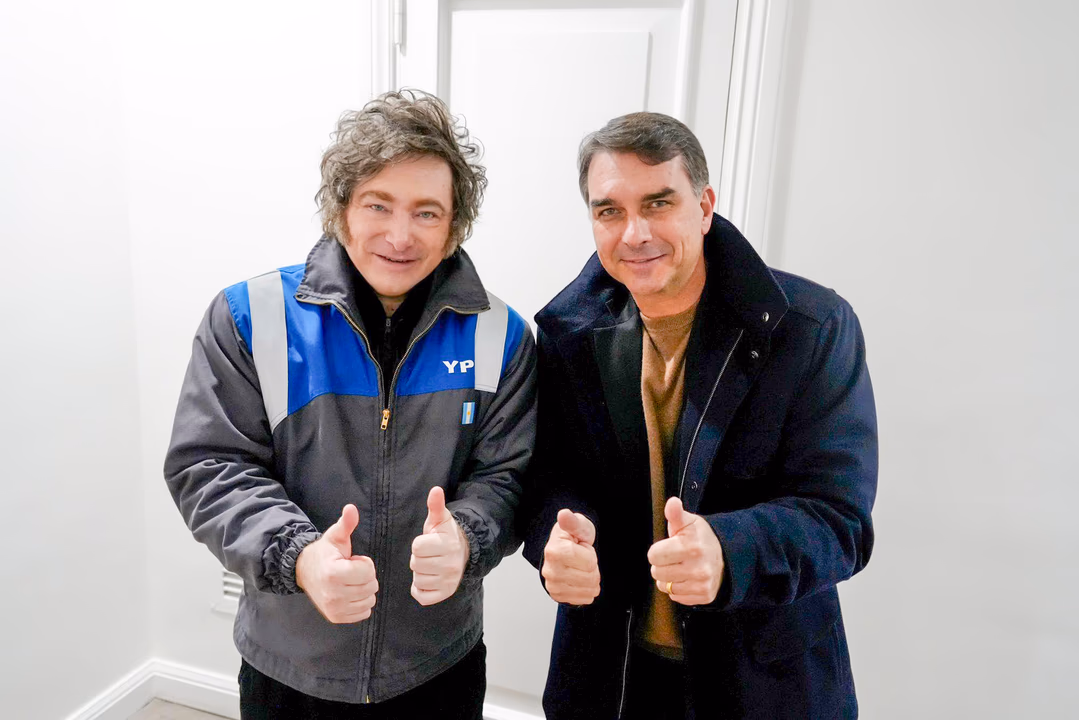 El presidente Javier Milei y el candidato de Brasil, Flavio Bolsonaro.
