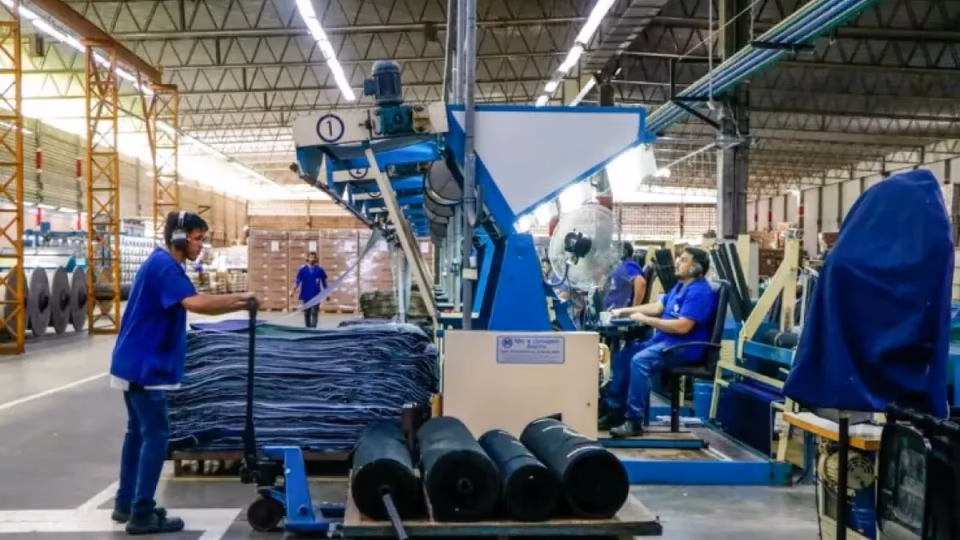 Las peque&ntilde;as y medianas empresas sufren un proceso de concentraci&oacute;n de mercado ante la falta de financiamiento y la presi&oacute;n de importaciones.