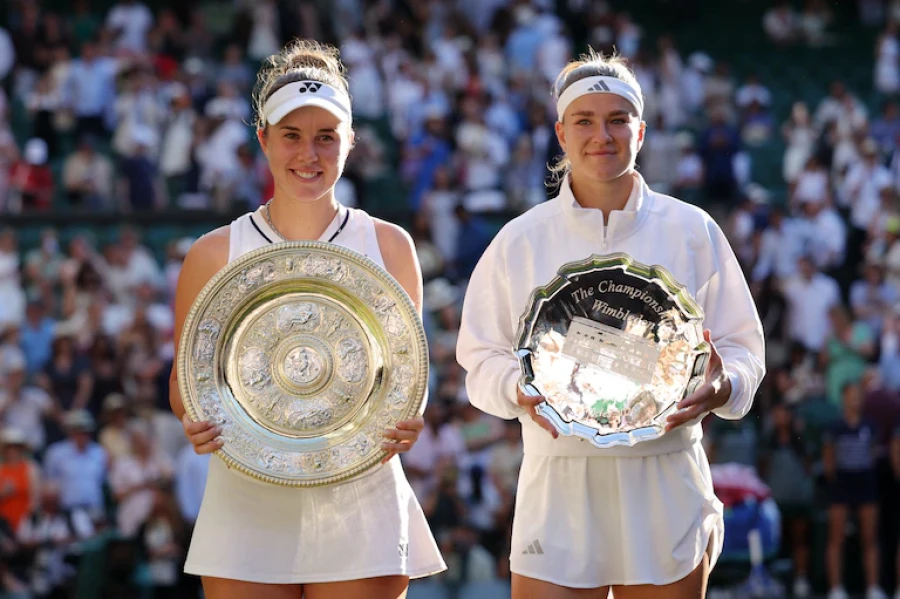 PREMIACION. Noskova y Muchova en la ceremonia.