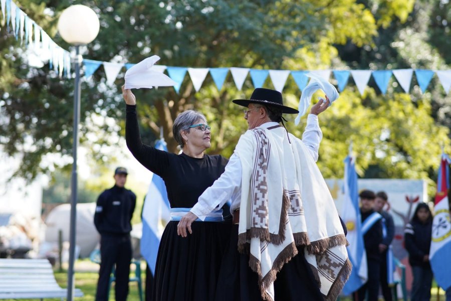 Las danzas nativas presentes en la ceremonia.