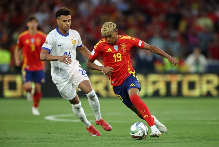 ENTRE ALGODONES. El talentoso jugador de la Roja.
