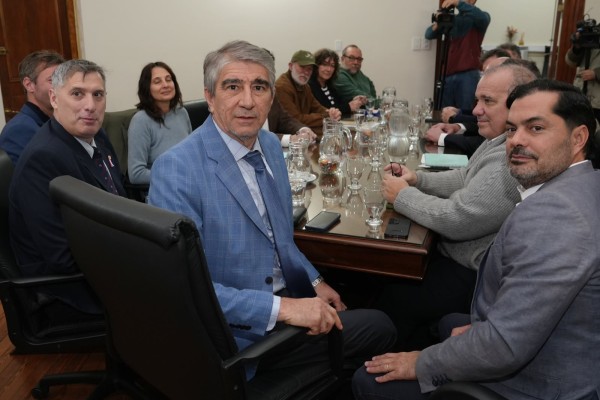 Provincia y gremios de la administraci&oacute;n central acordaron pasar a cuarto intermedio para avanzar en el di&aacute;logo de la pol&iacute;tica salarial