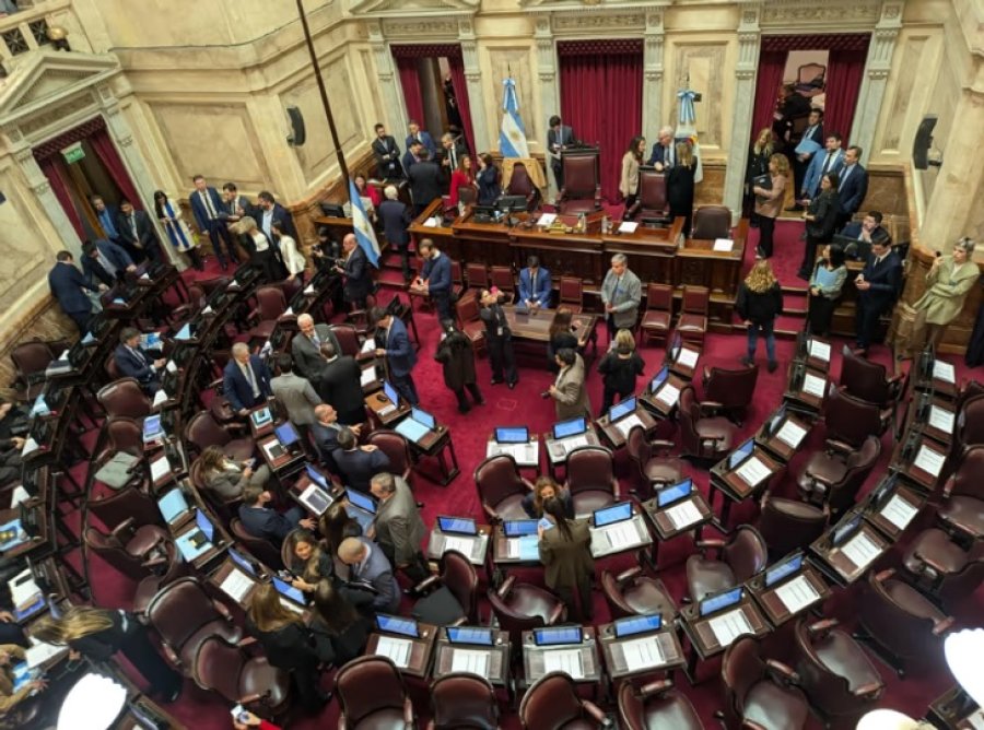 DIETAS MILLONARIAS. Los senadores cobrar&aacute;n 12 millones por mes a partir de agosto.
