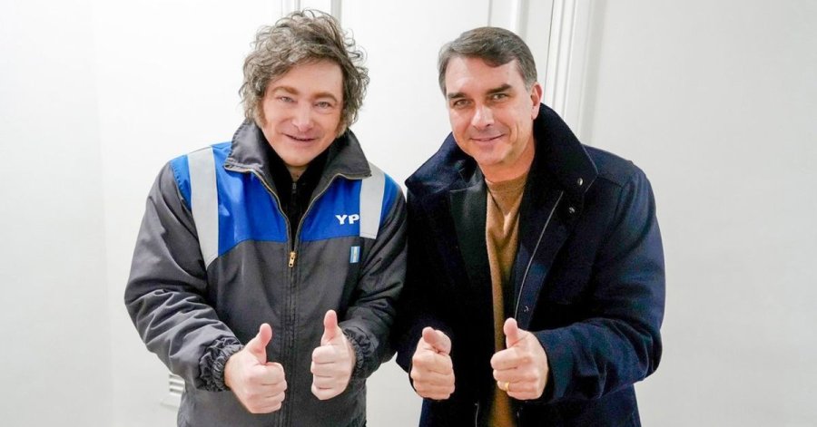 VUELVEN A VERSE. El presidente Javier Milei y Flavio Bolsonaro.