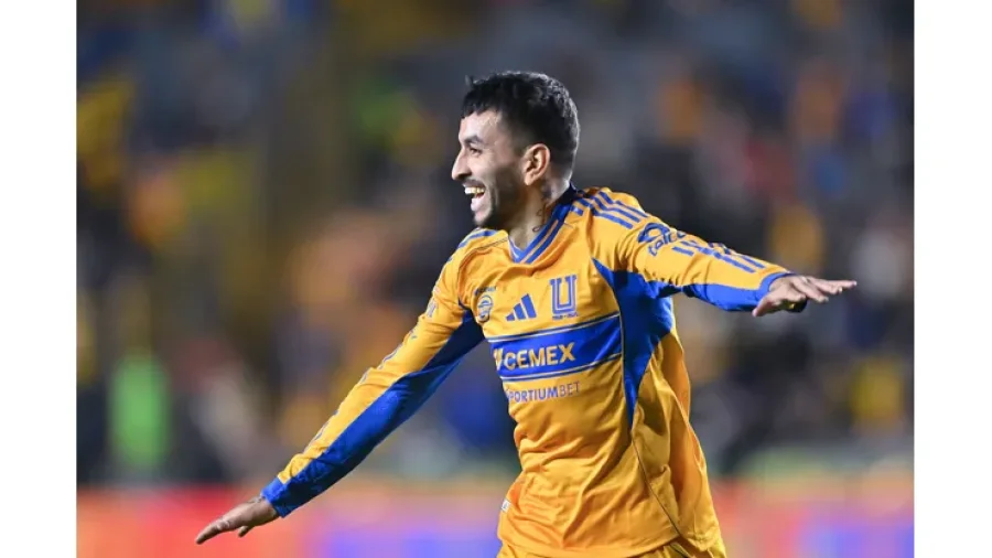 &Aacute;NGEL CORREA