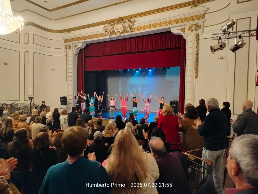 El p&uacute;blico colm&oacute; la tradicional sala humbertina.