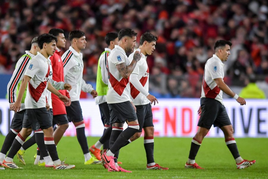 Los campeones del mundo no te hacen m&aacute;s Guapo: River perdi&oacute; con Barracas y sum&oacute; un nuevo papel&oacute;n