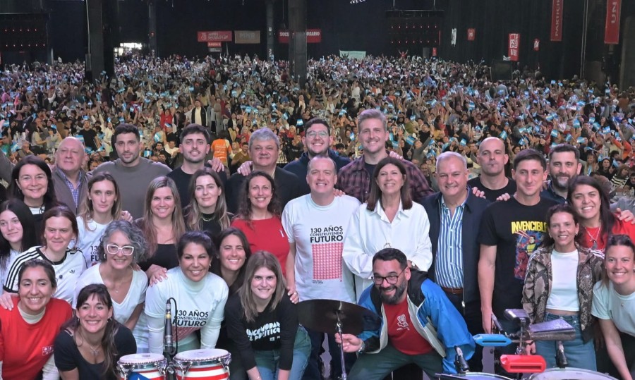 El socialismo hizo una demostraci&oacute;n de fuerza durante un multitudinario encuentro en Rosario.
