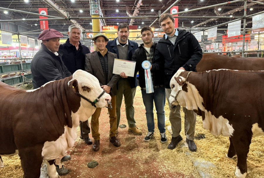 Productores ganaderos santafesinos en la Expo Rural de Palermo. (FOTO SCS)
